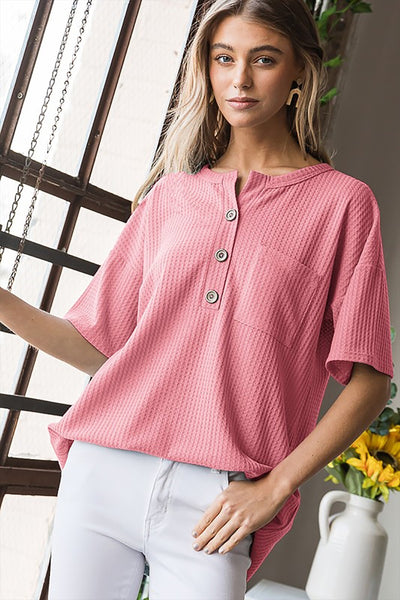 SHORT SLEEVE SPLIT ROUND NECK SOLID WAFFLE TOP WITH FRONT POCKET 2-2-2