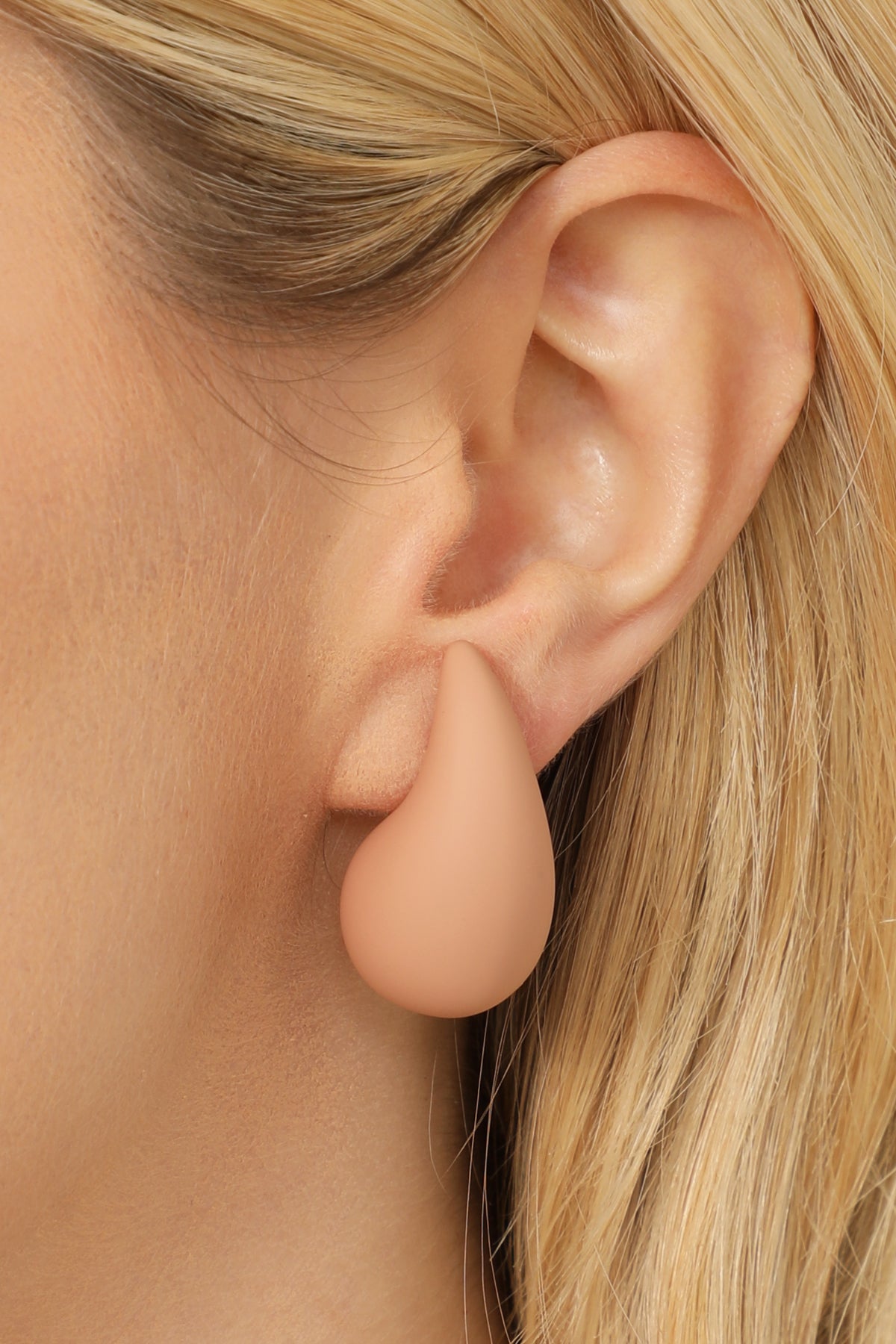 TEARDROP SHAPE ACRYLIC STUD EARRINGS