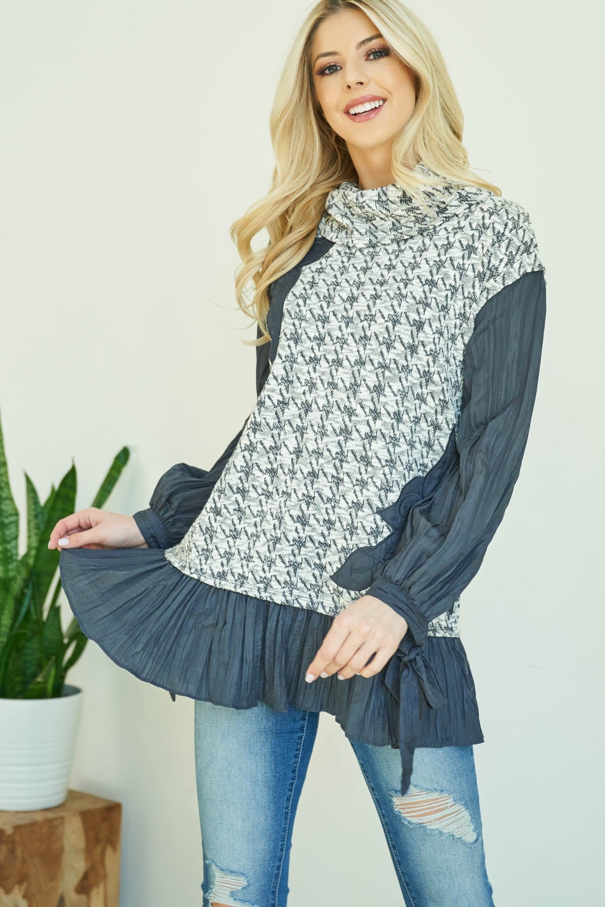 GRAY TURTLE NECK HOUNDSTOOTH DETAIL LONG SLEEVE TOP 2-2-2