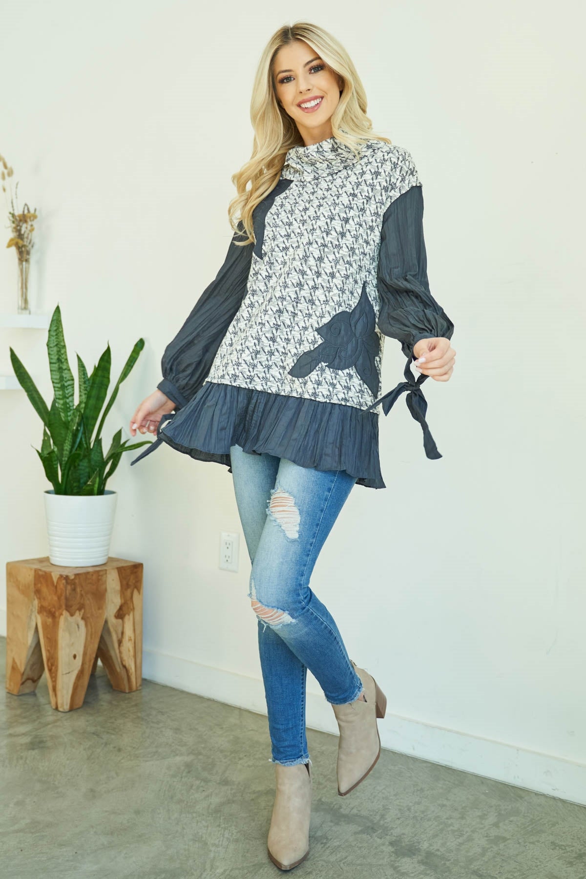 GRAY TURTLE NECK HOUNDSTOOTH DETAIL LONG SLEEVE TOP 2-2-2