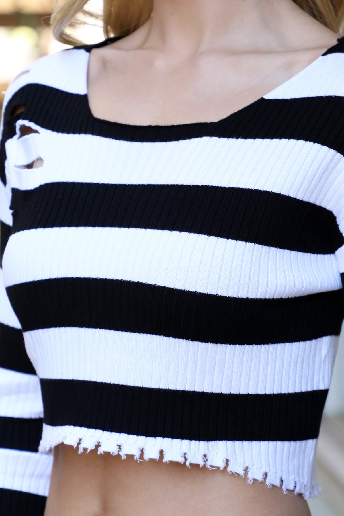 WHITE BLACK LONG SLEEVE STRIPE RIB CROP TOP 2-2-2