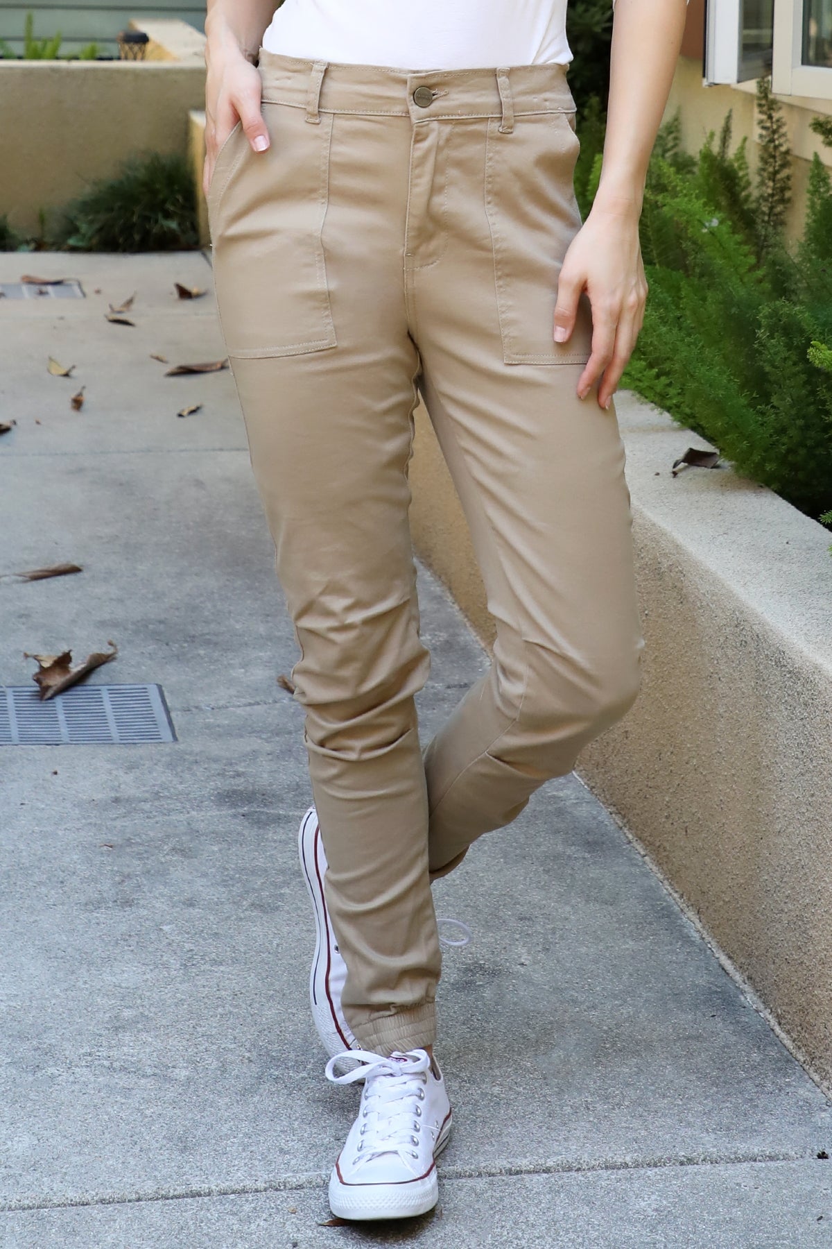 SAND ZIPPER DETAIL PANTS 2-2-2