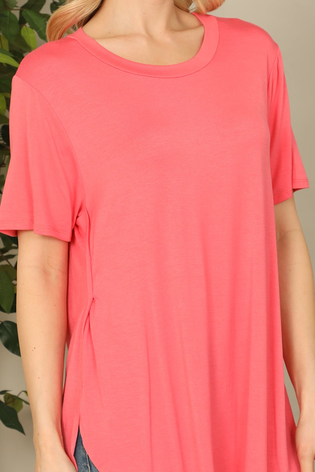 SHORT SLEEVE CURVED HEM SLIT DETAIL SOLID TOP 2-2-2-2