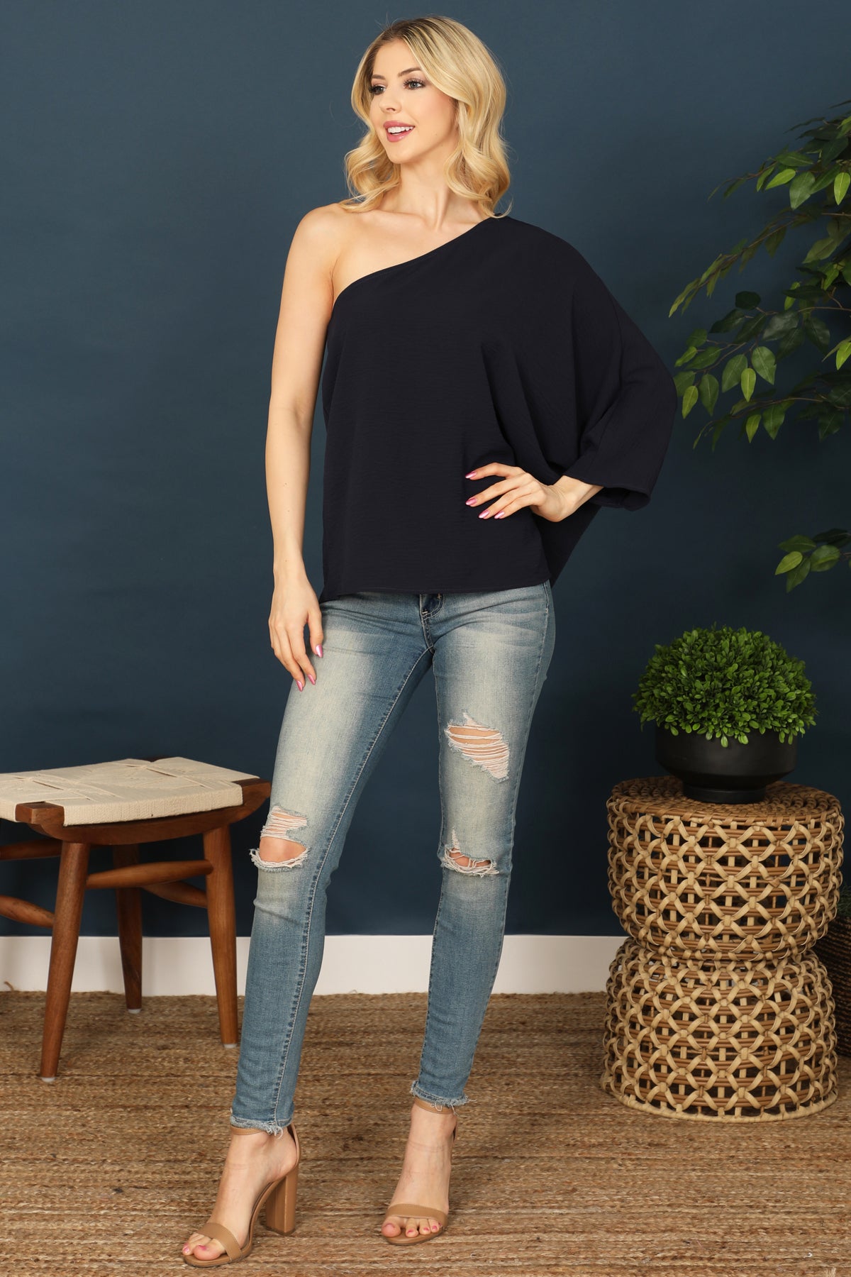 ONE SHOULDER DOLMAN DETAIL SOLID TOP 2-2-2-2