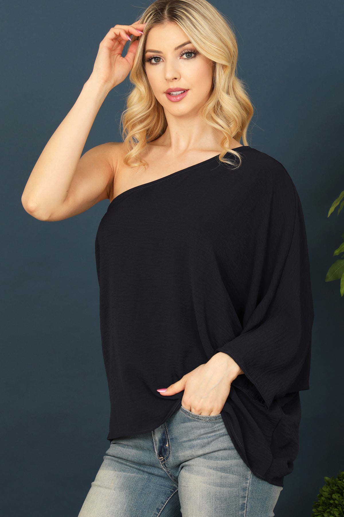 ONE SHOULDER DOLMAN DETAIL SOLID TOP 2-2-2-2