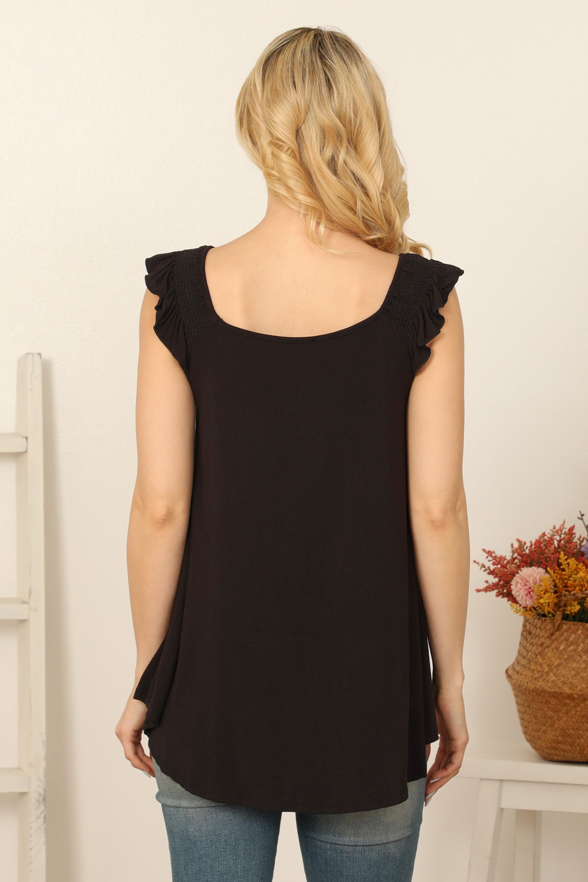 BLACK RUFFLE SLEEVELESS SOLID TOP 2-2-2-2