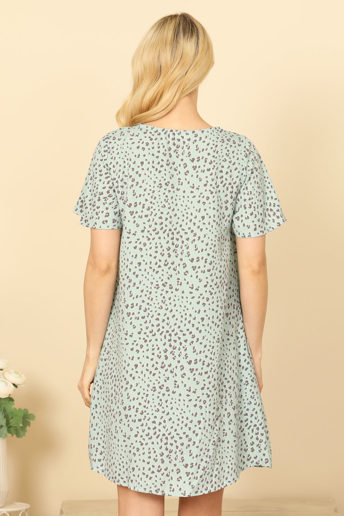 MINT V-NECK SHORT SLEEVE ANIMAL PRINT MINI DRESS 2-2-2-2