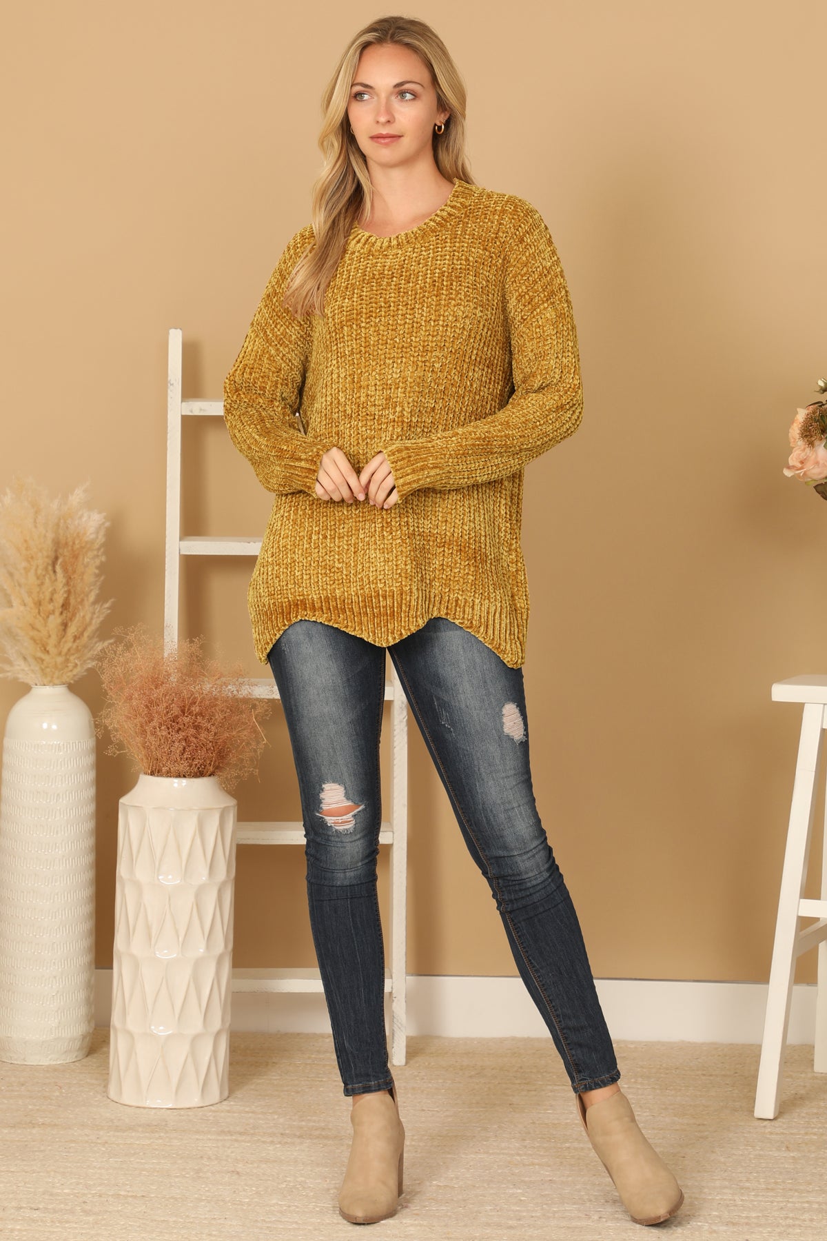 ROUND NECK CURVED HEM KNIT SWEATER 3-3