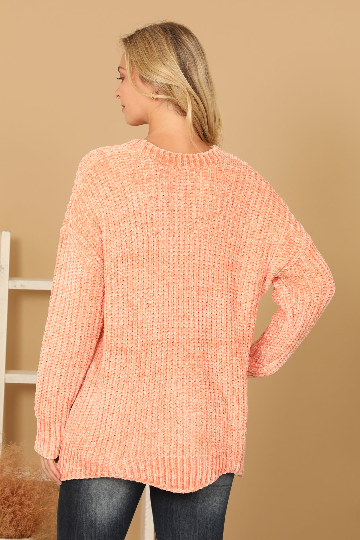 ROUND NECK CURVED HEM KNIT SWEATER 3-3