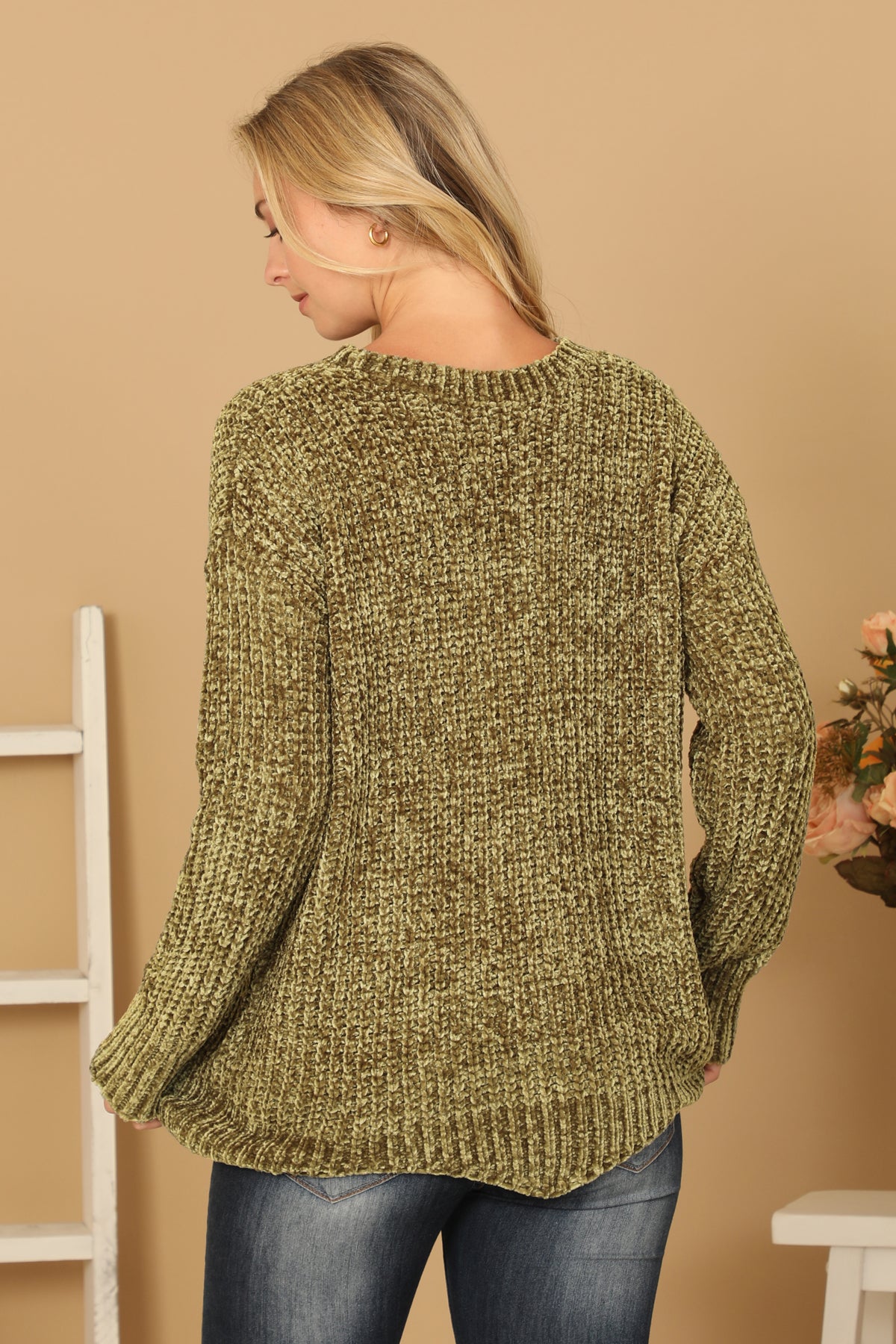 ROUND NECK CURVED HEM KNIT SWEATER 3-3