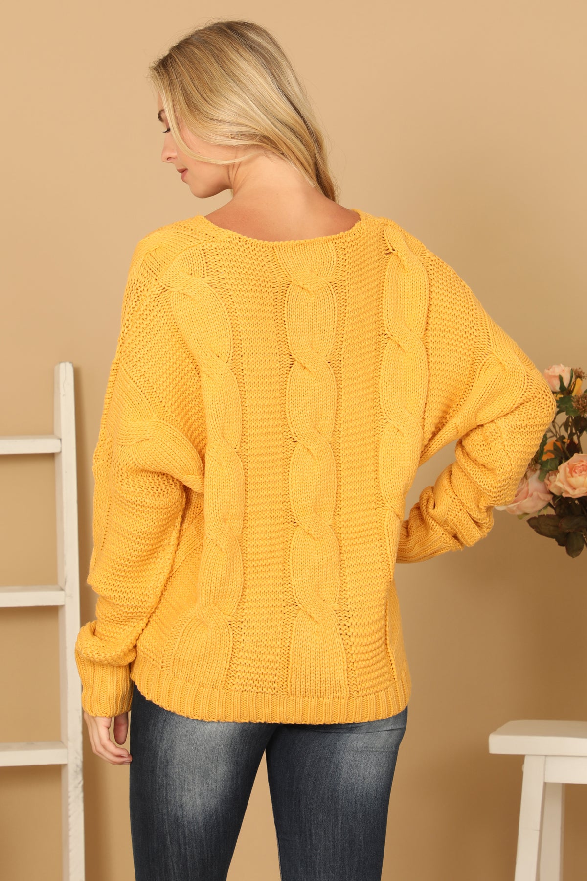 MUSTARD V-NECK KNITTED SWEATER 3-3