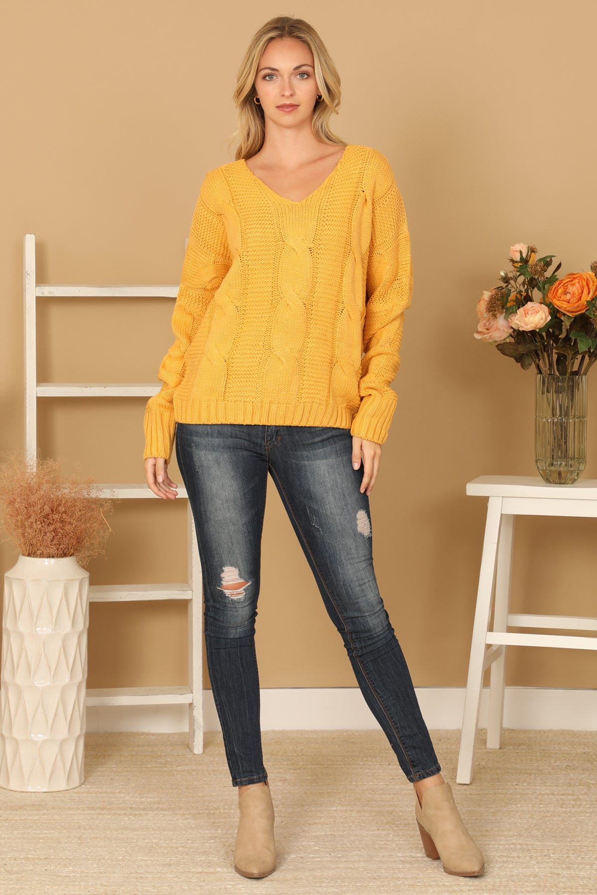 MUSTARD V-NECK KNITTED SWEATER 3-3