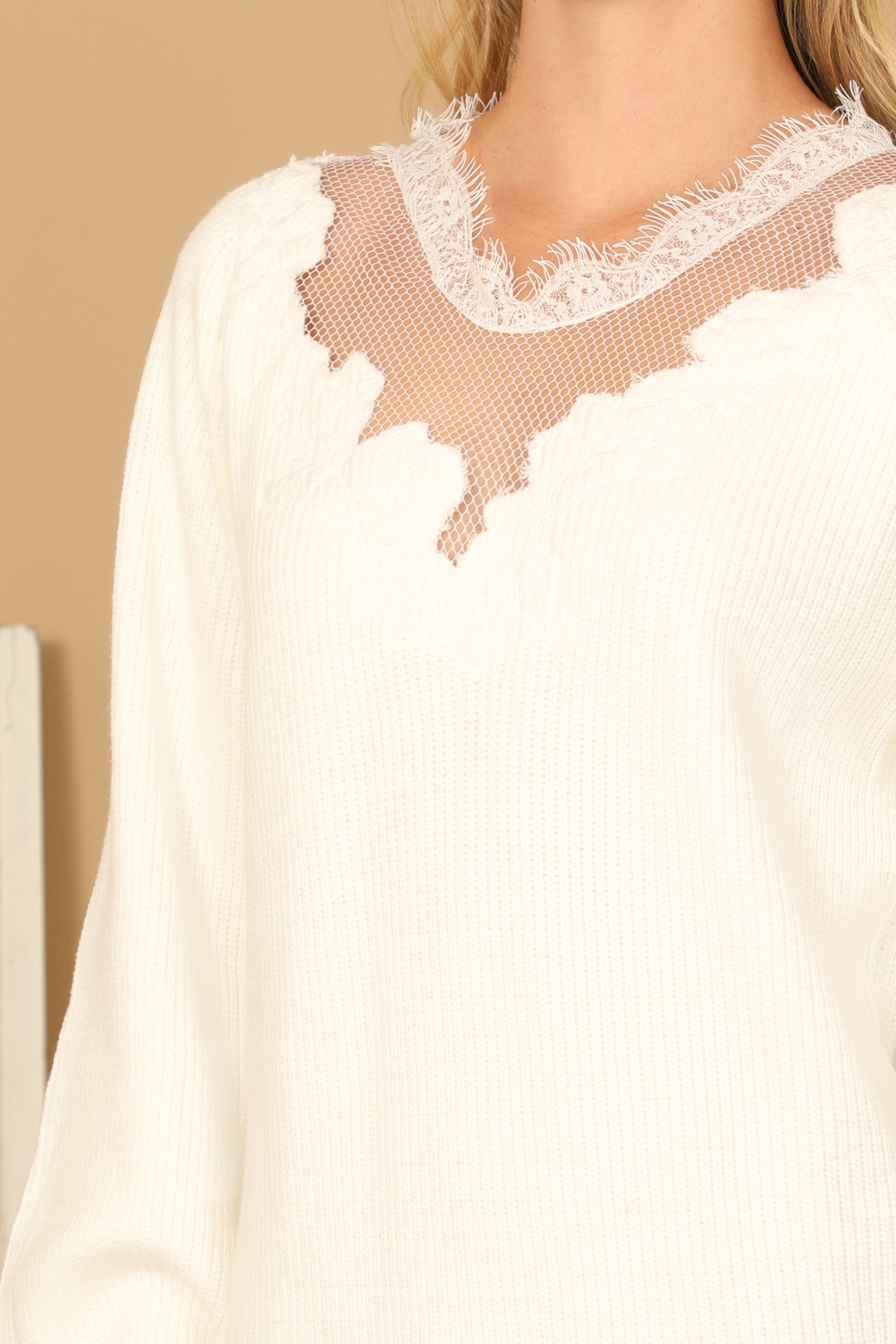 IVORY LACE NECK DETAIL RIB SWEATER 3-3