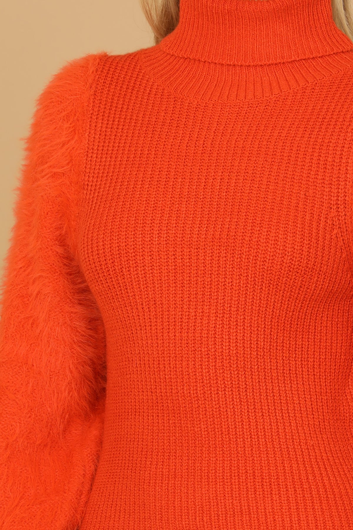 FUR SLEEVES RIBBED TURTLENECK SWEATER 2-2-2