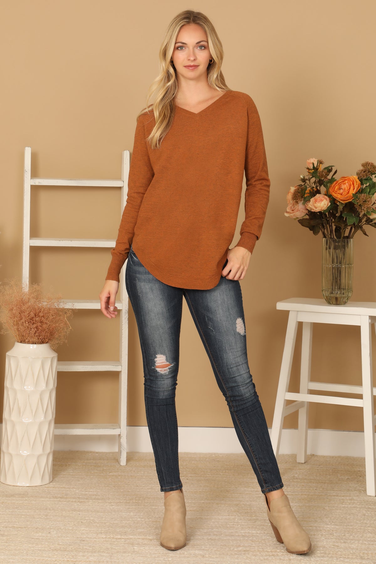 V-NECK LONG SLEEVE CURVE HEM SWEATER 2-2-2