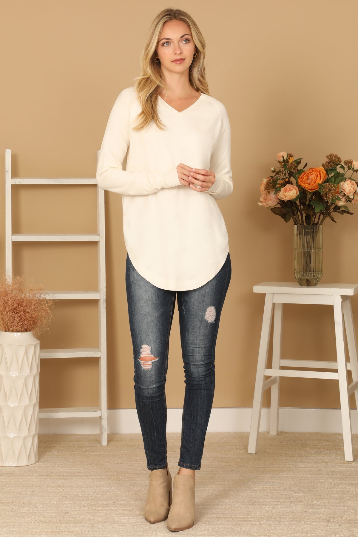 V-NECK LONG SLEEVE CURVE HEM SWEATER 2-2-2