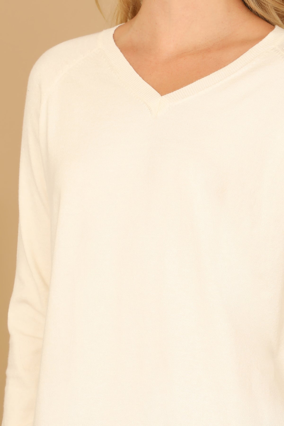 V-NECK LONG SLEEVE CURVE HEM SWEATER 2-2-2