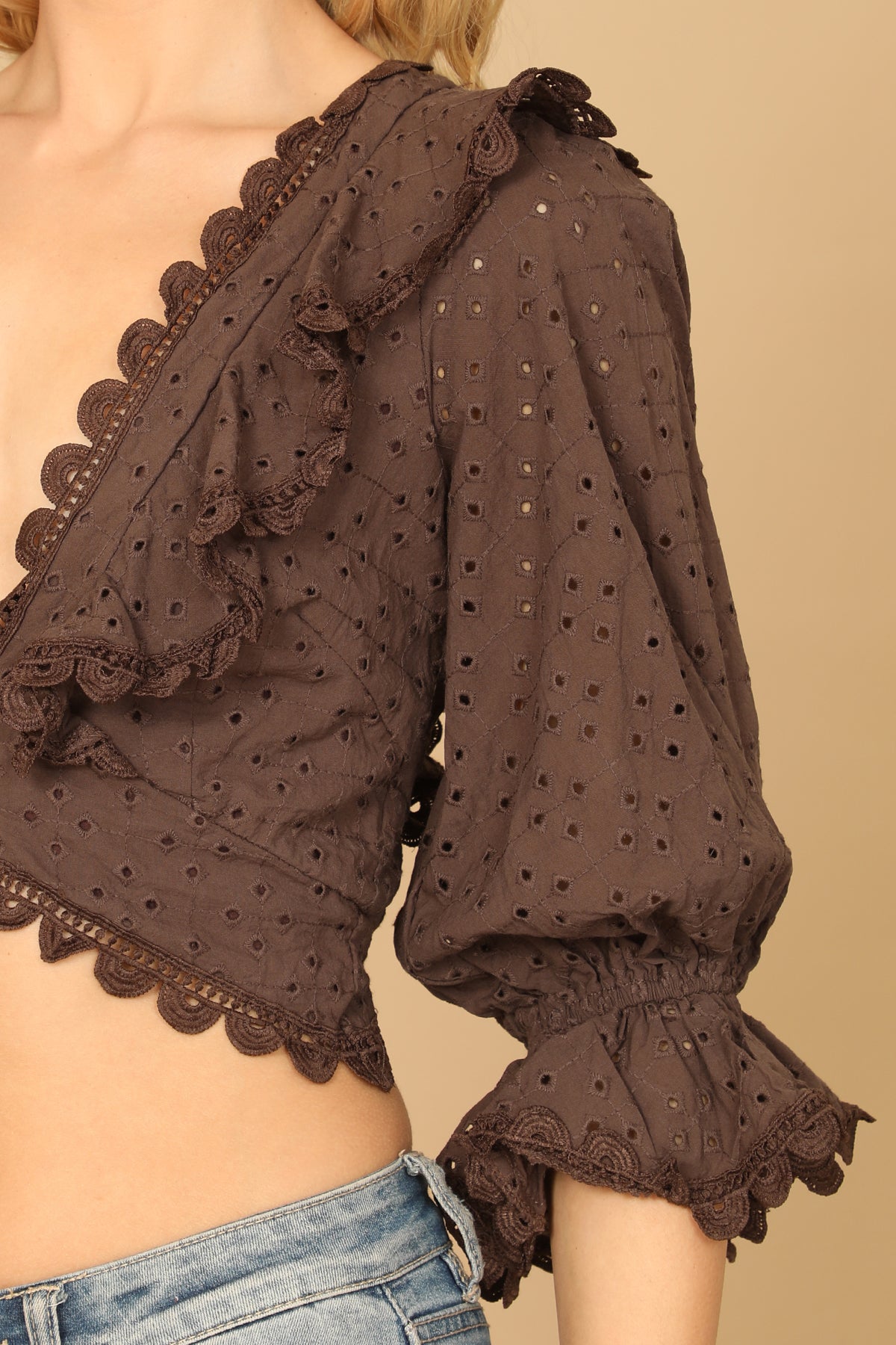 BROWN FLOUNCE SLEEVE PLUNGING EYELET RUFFLE CROP TOP 2-2-1