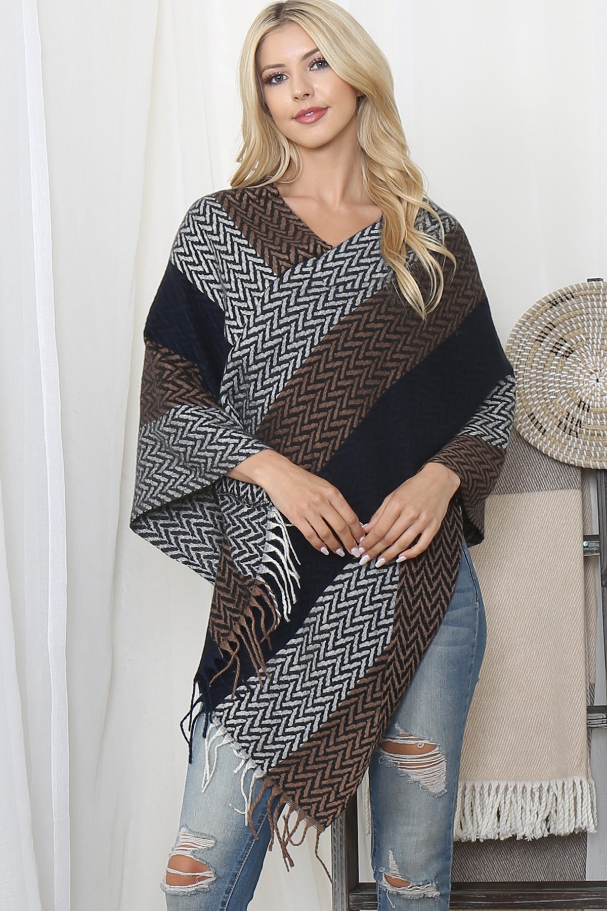 COLOR FADED STRIPES PONCHO