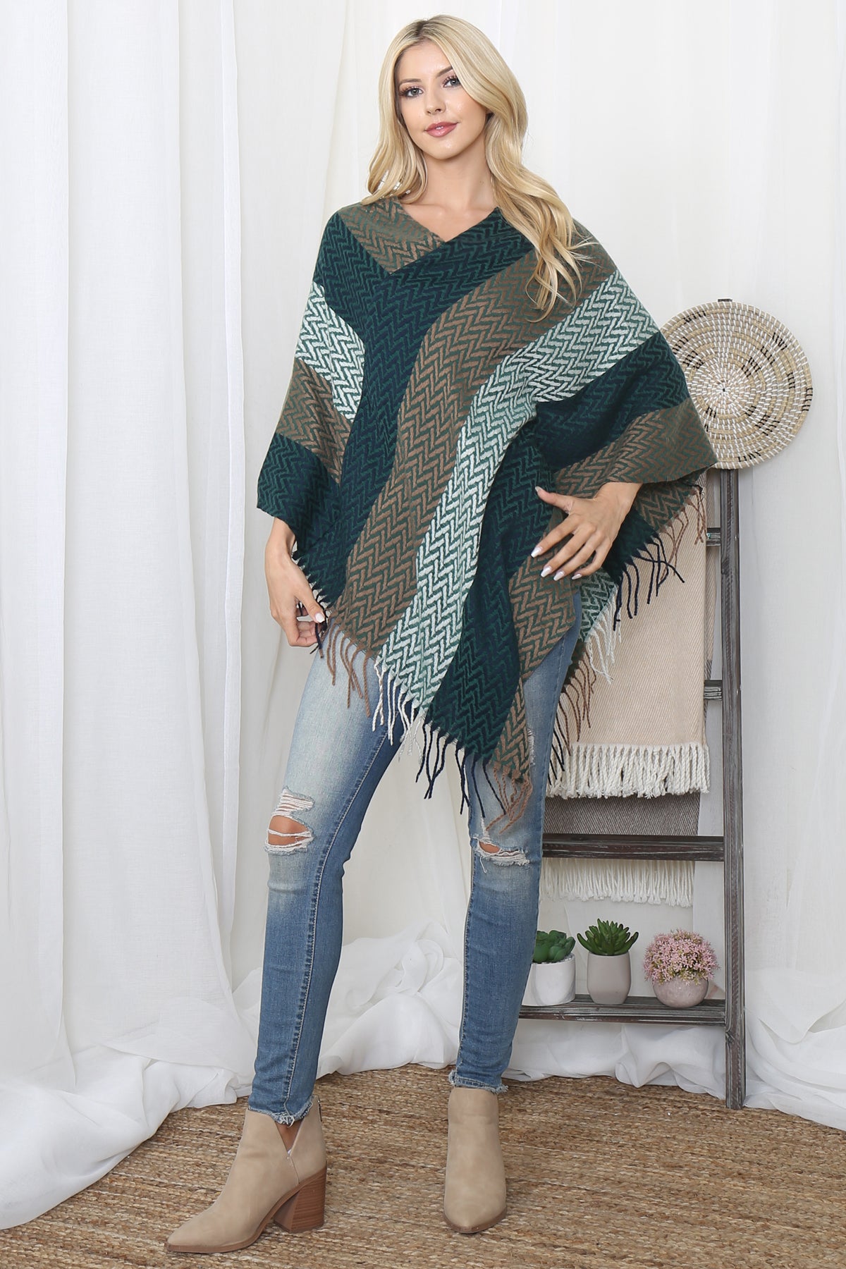 COLOR FADED STRIPES PONCHO