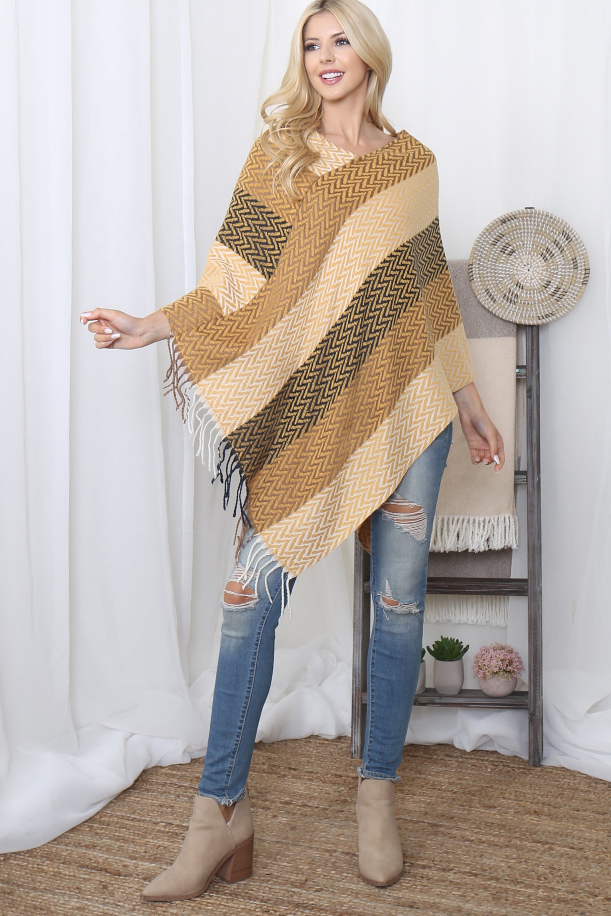 COLOR FADED STRIPES PONCHO