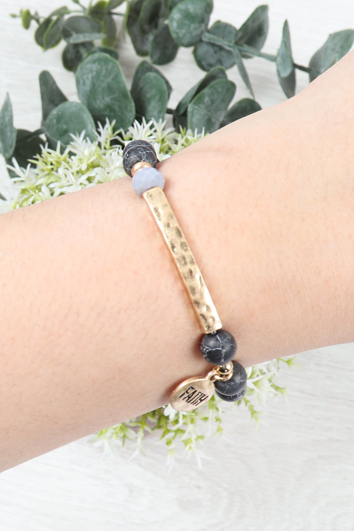 MIXED BEADS FAITH CHARM BRACLET