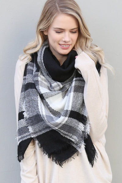 BLACK GRAY BLANKET FRINGED SCARF