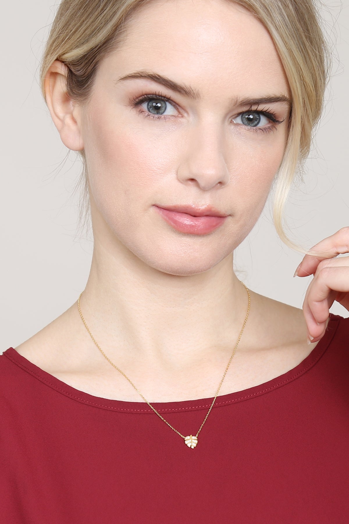 FRINGED LEAF CAST PENDANT NECKLACE