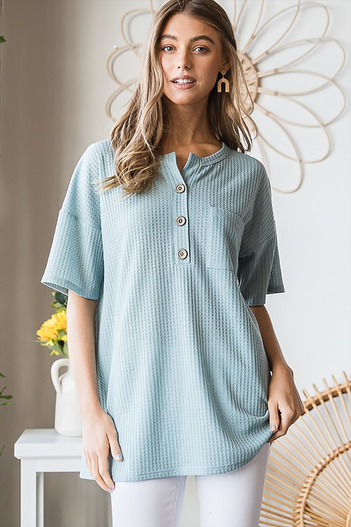 SHORT SLEEVE SPLIT ROUND NECK SOLID WAFFLE TOP WITH FRONT POCKET 2-2-2