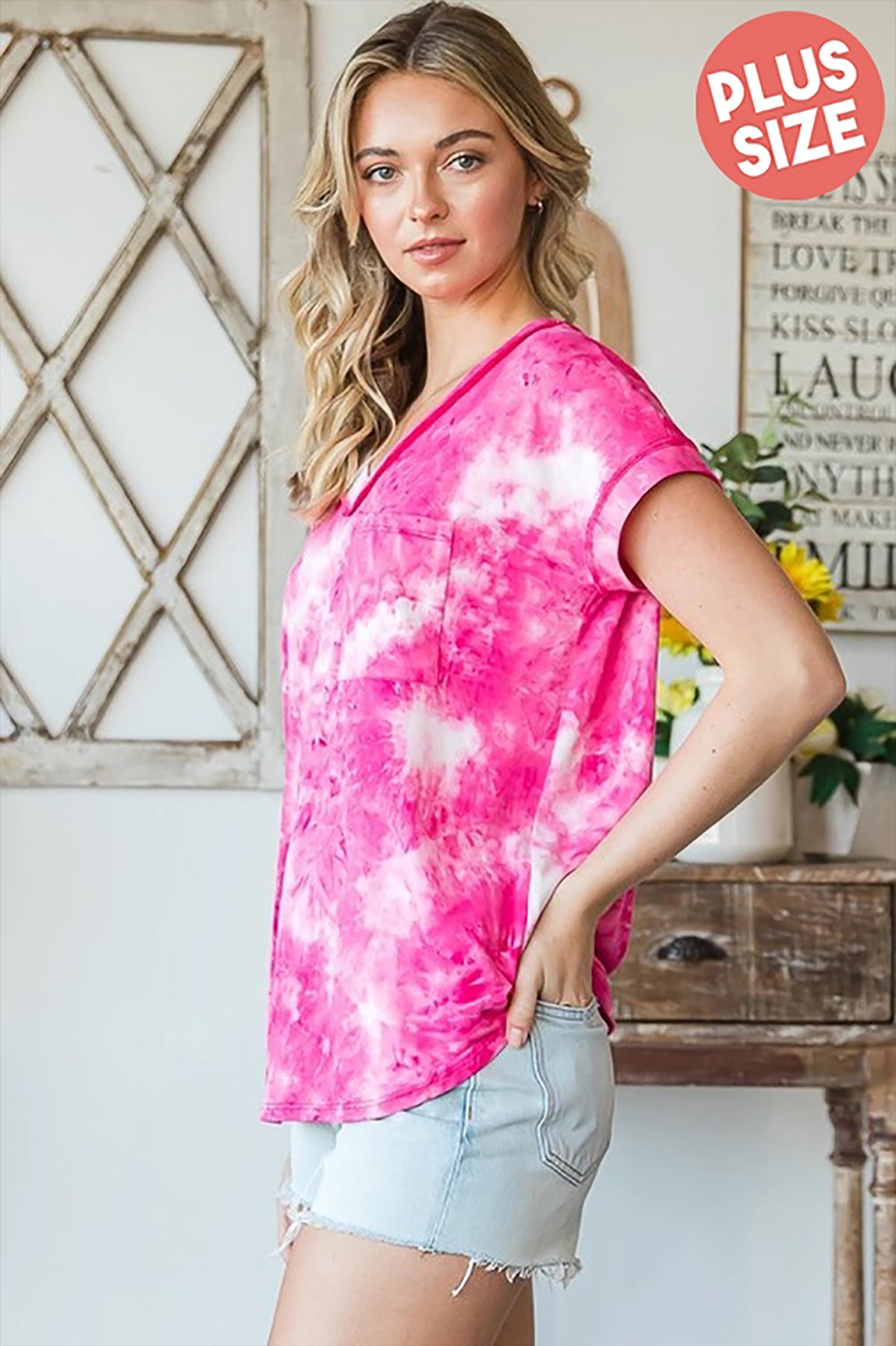 PLUS SIZE BAND V-NECK SHORT SLEEVE TIE DYE TOP- FUCHSIA/IVORY 2-2-2