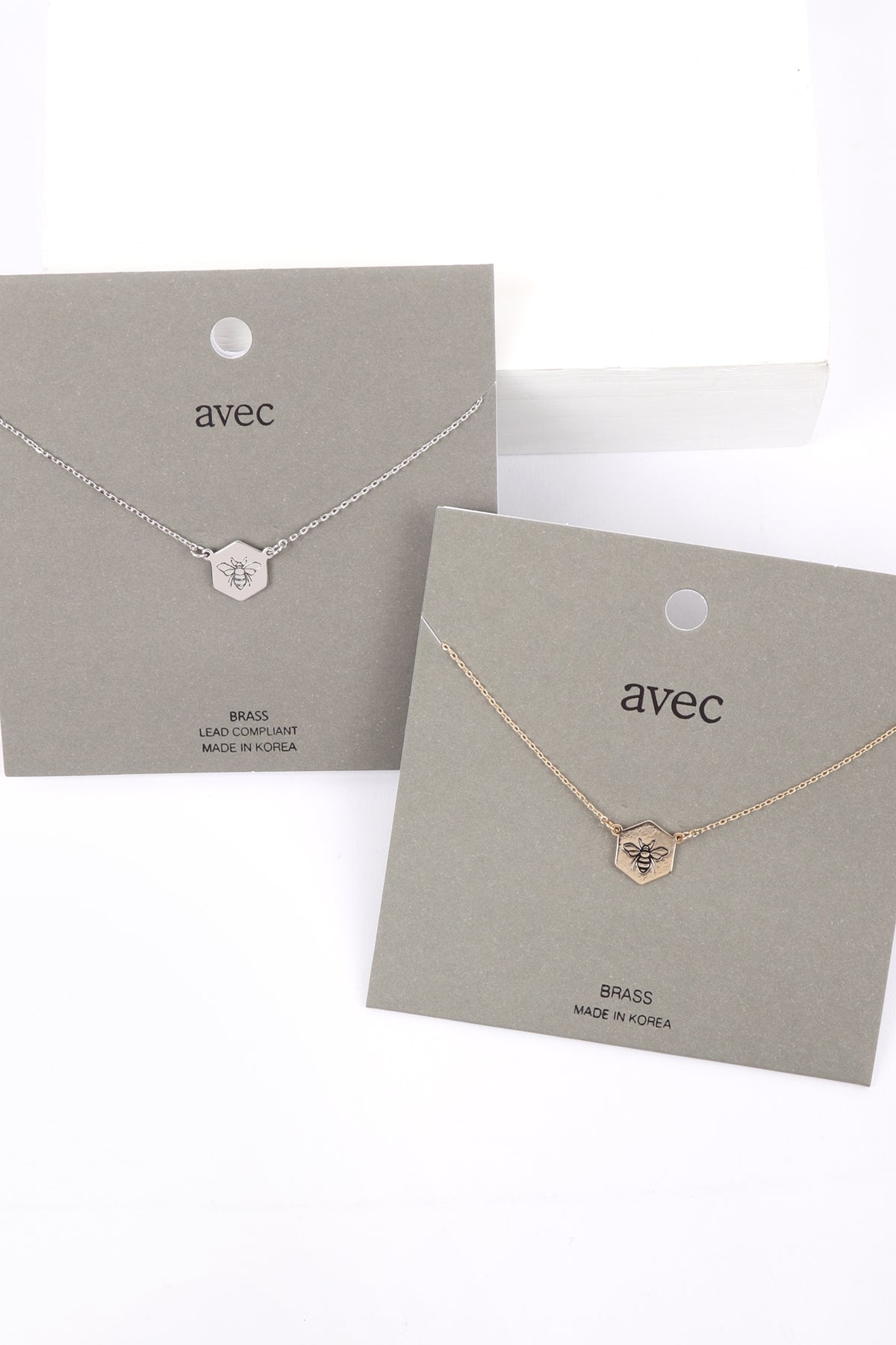 BEE STAMPING PENDANT NECKLACE