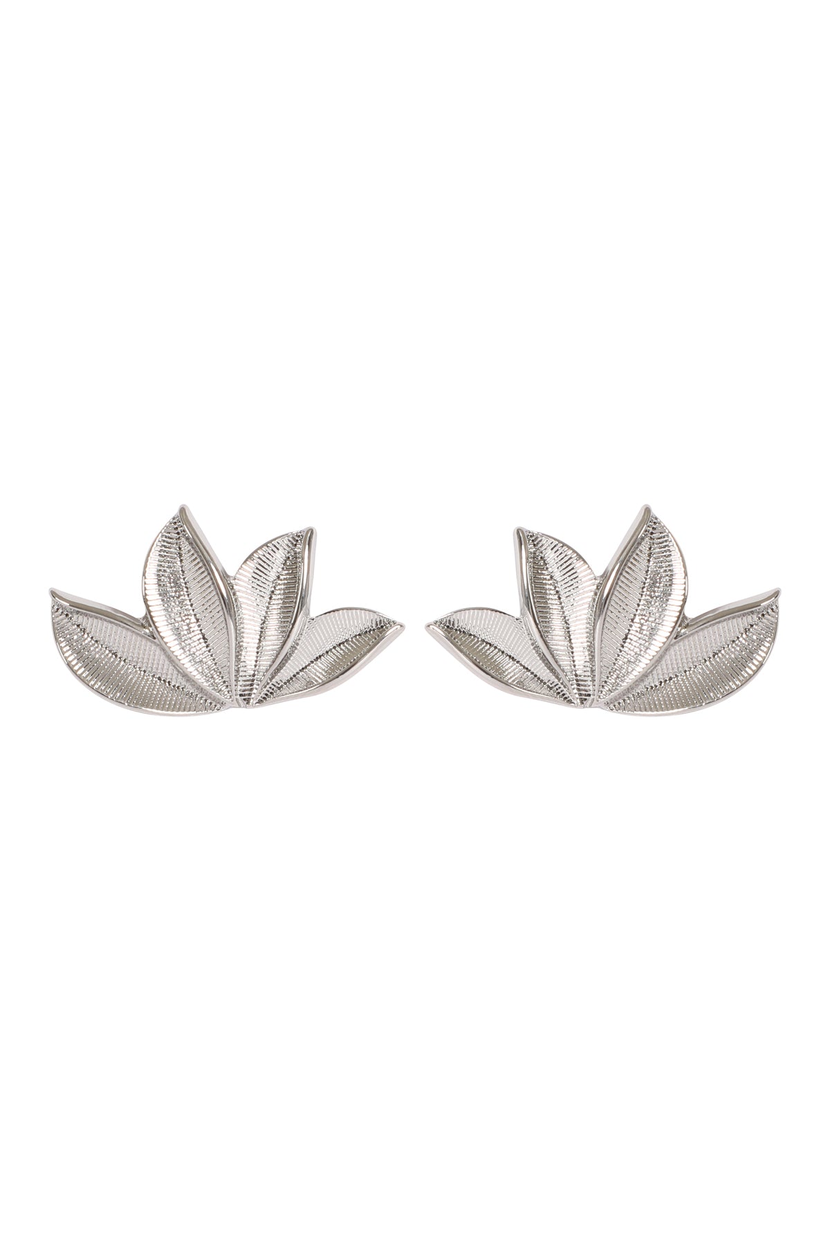 FOUR LEAVES FAN SHAPE METAL STUD EARRINGS