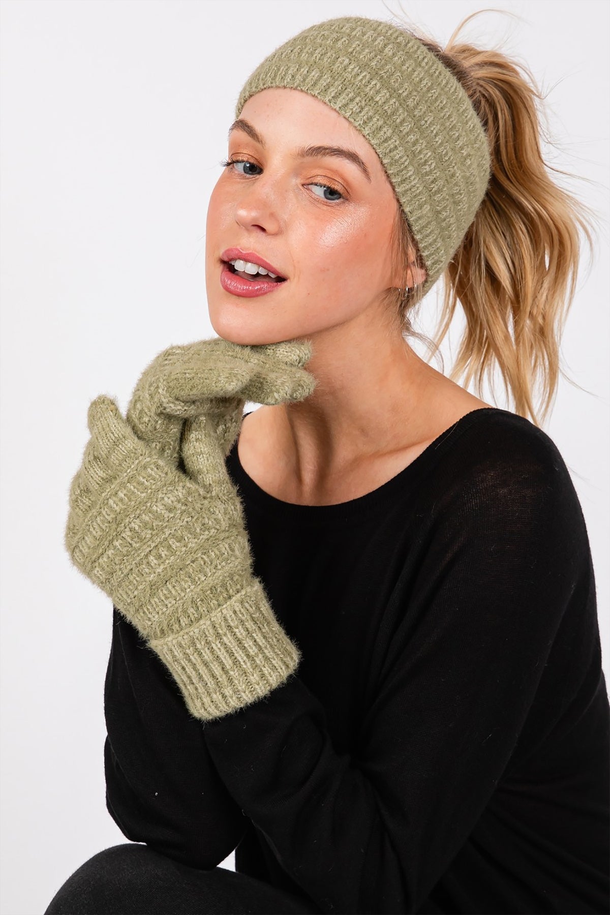 FUZZY CABLE KNIT SMART TOUCH GLOVES