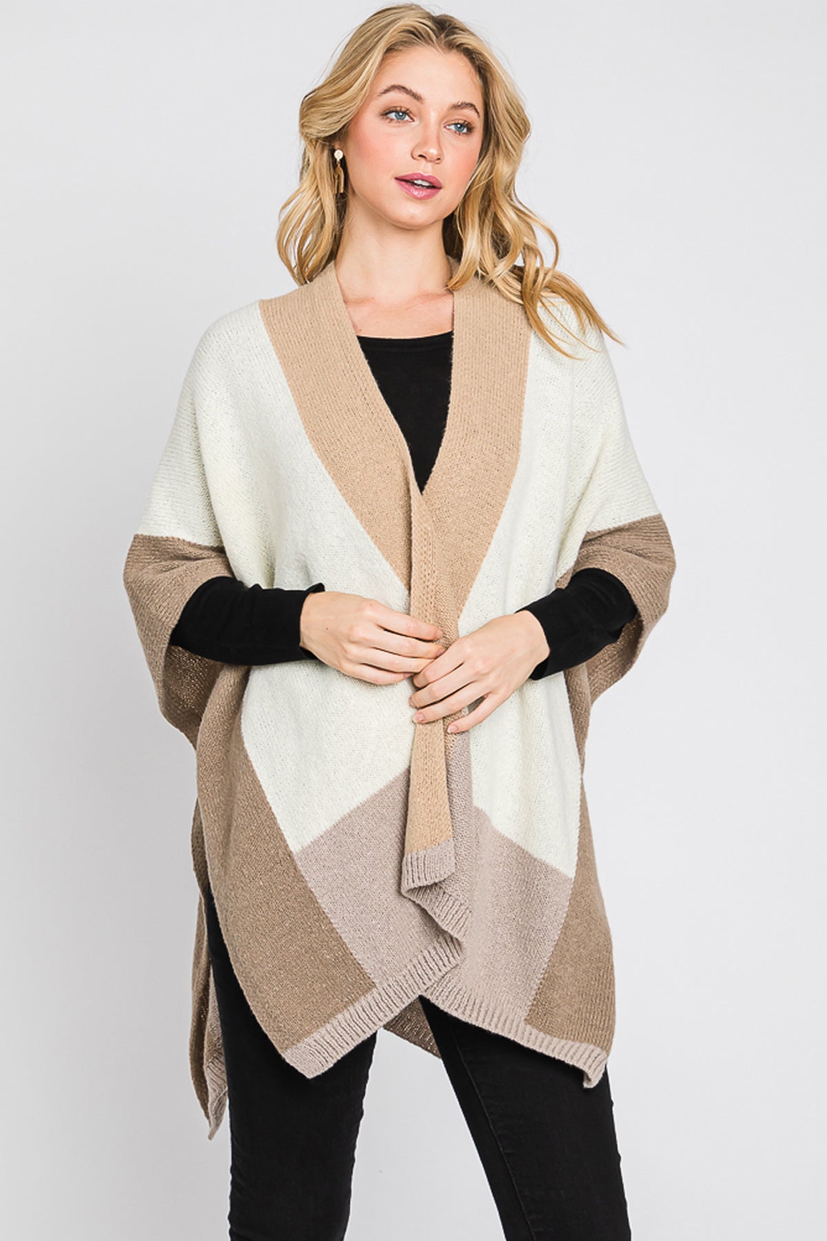 SOFT COLOR BLOCKED RUANA