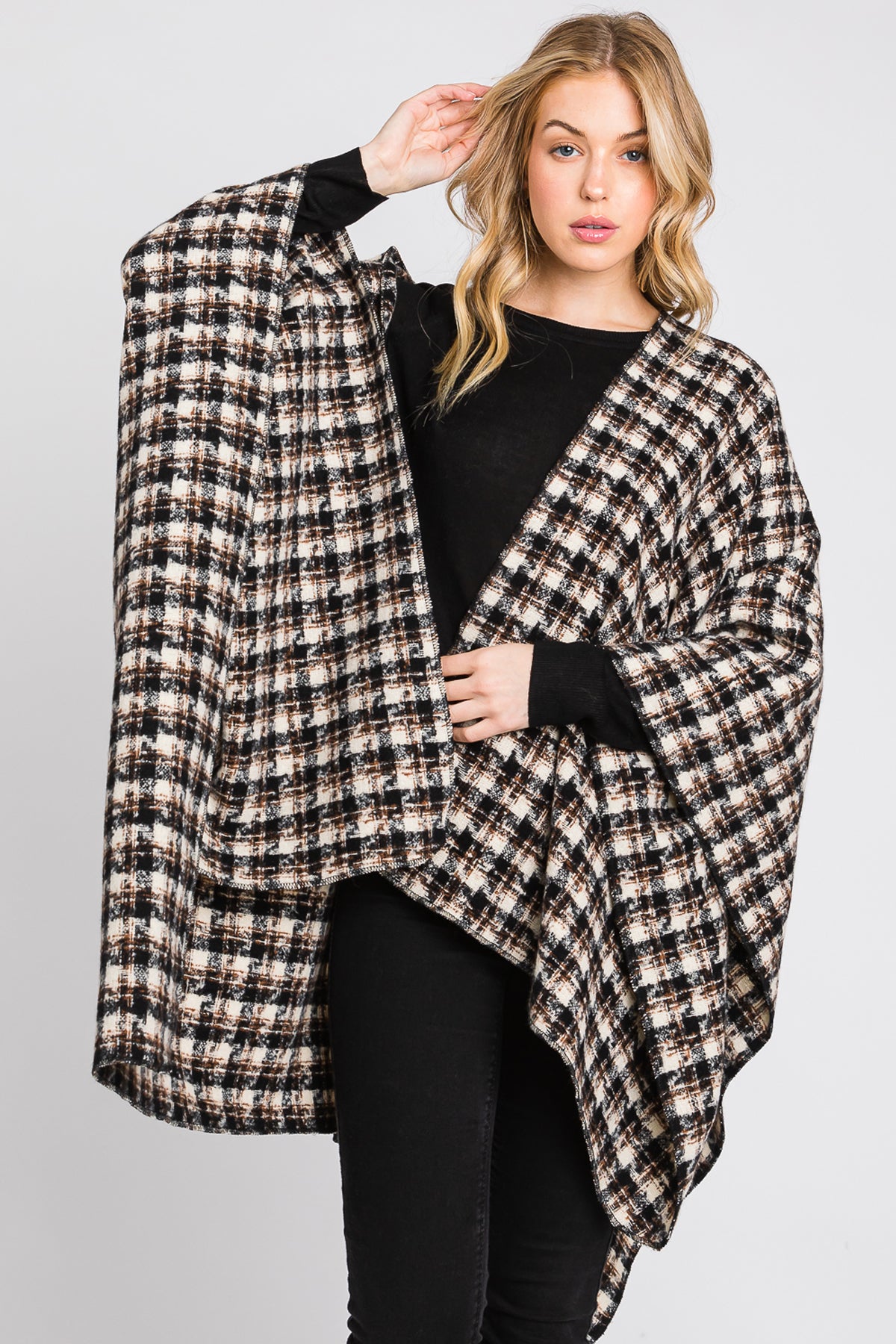 HOUNDSTOOTH PATTERN RUANA