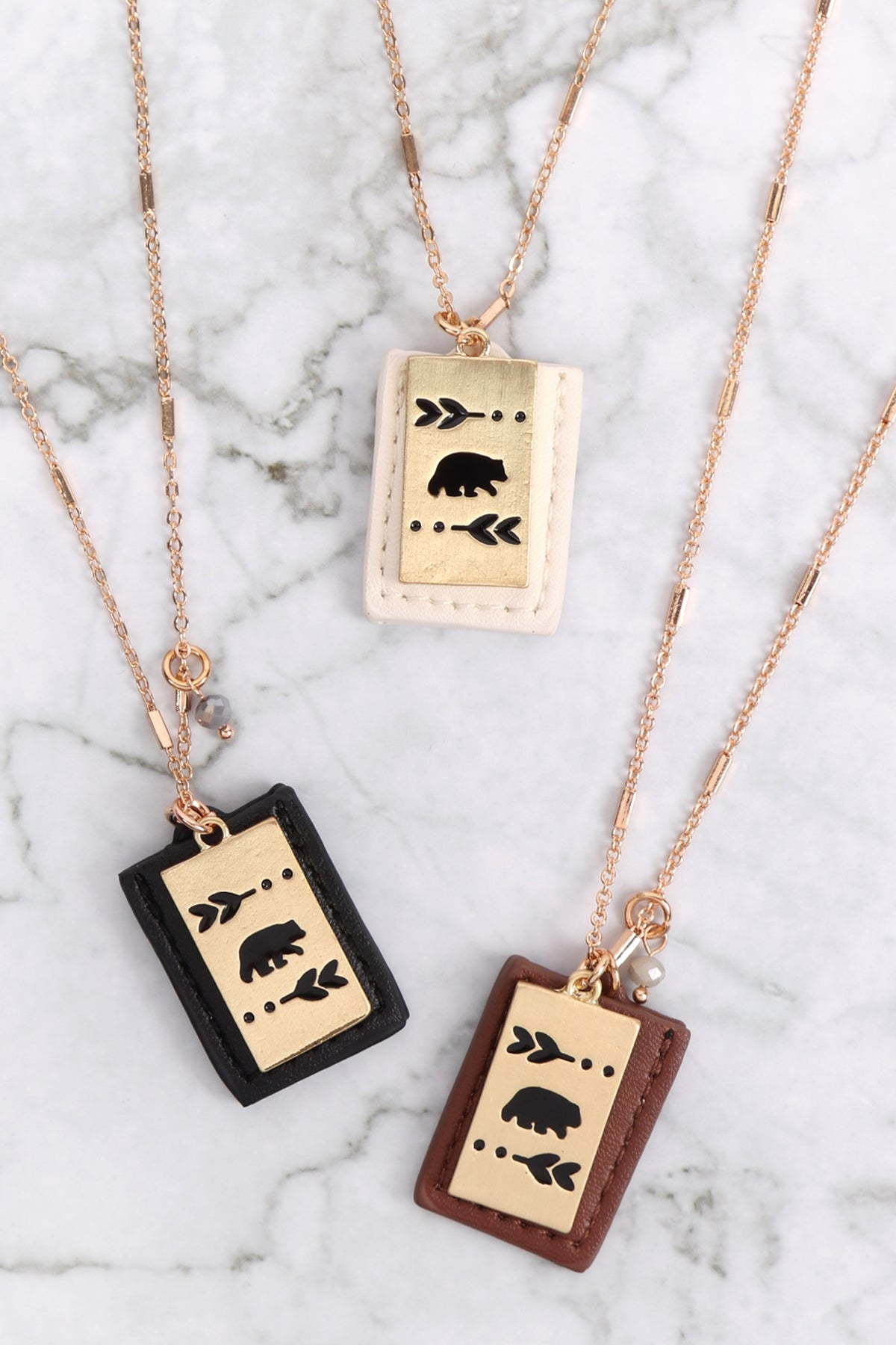 BEAR ENGRAVED PLATE POCKET NECKLACE