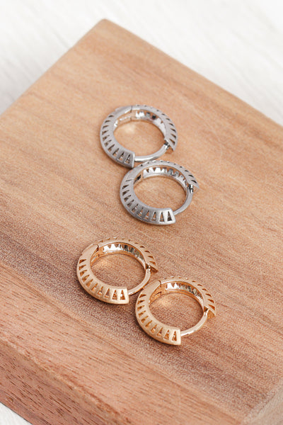 PATTERNED HUGGIE EARRINGS