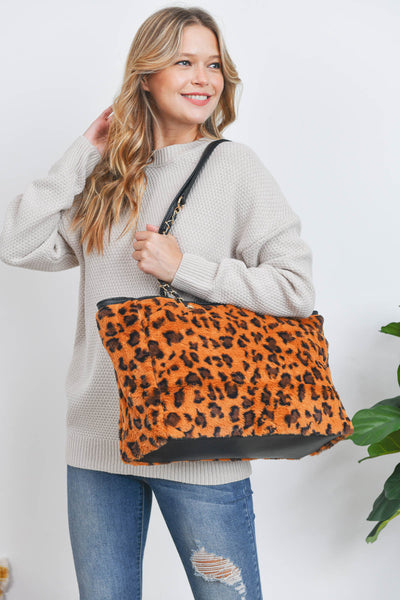 LEOPARD FAUX FUR W/ ADJUSTABLE HANDLE TOTE BAG