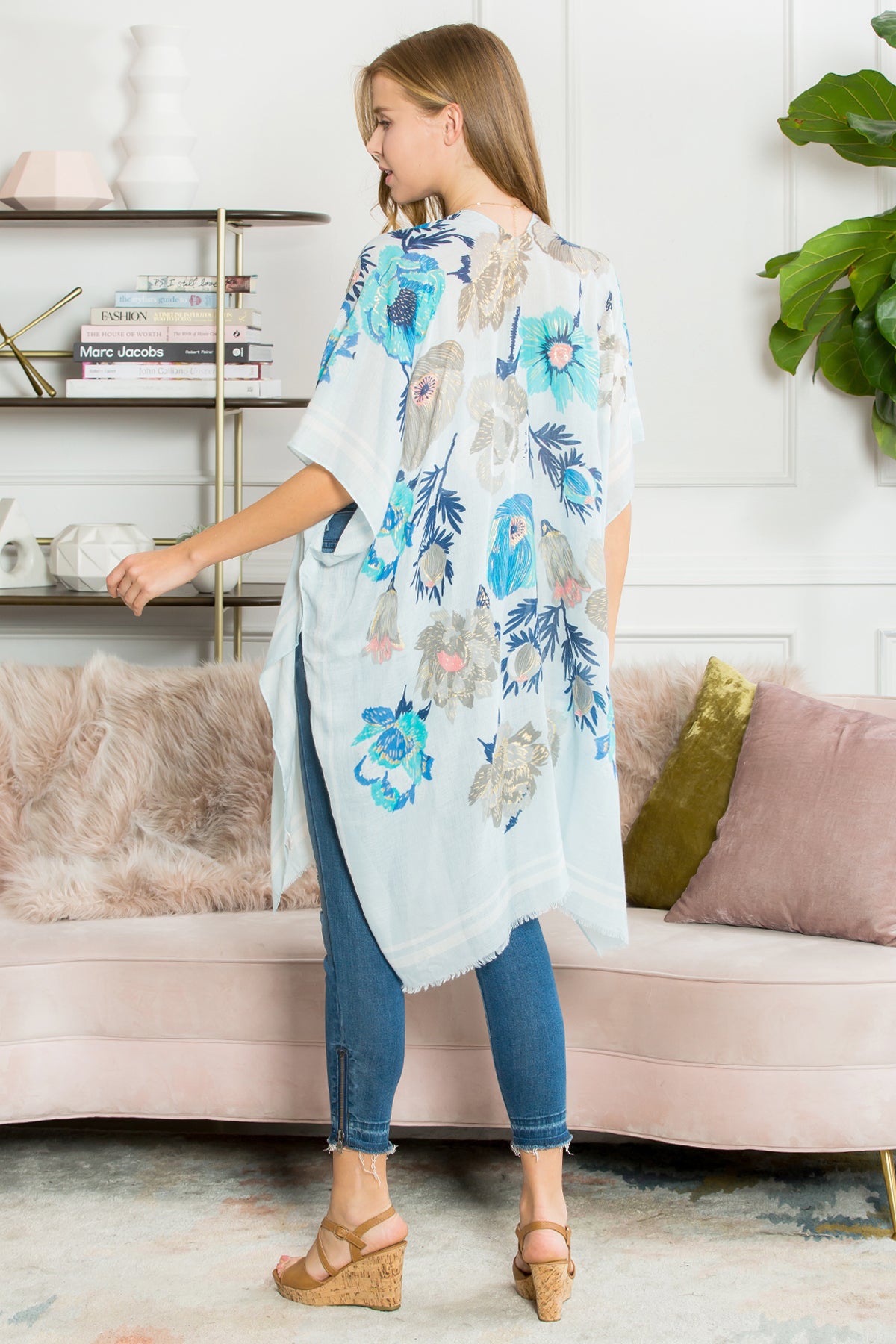 BLUE BOLD FLORAL ART PRINT KIMONO