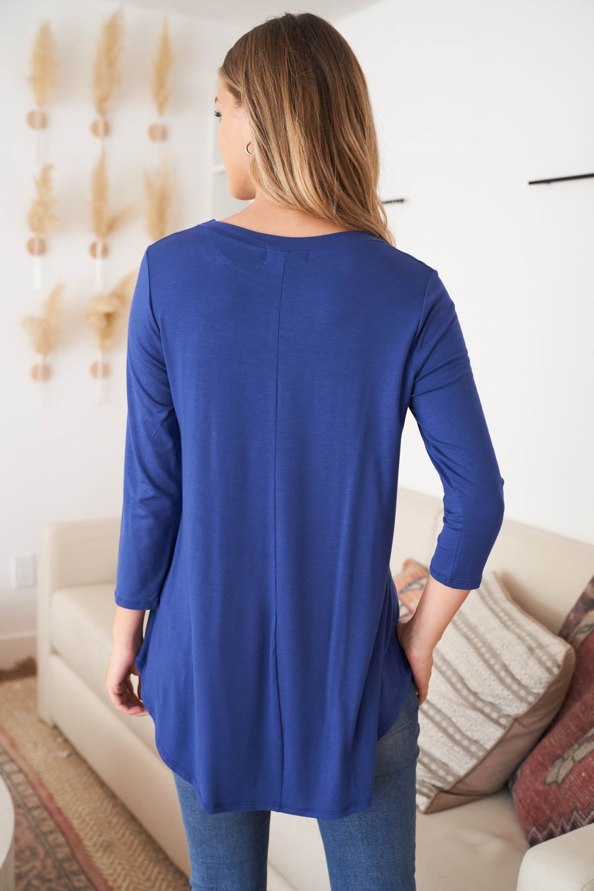 PLUS SIZE ROUND NECK QUARTER SLEEVE DOLPHIN HEM TOP 3-2-1