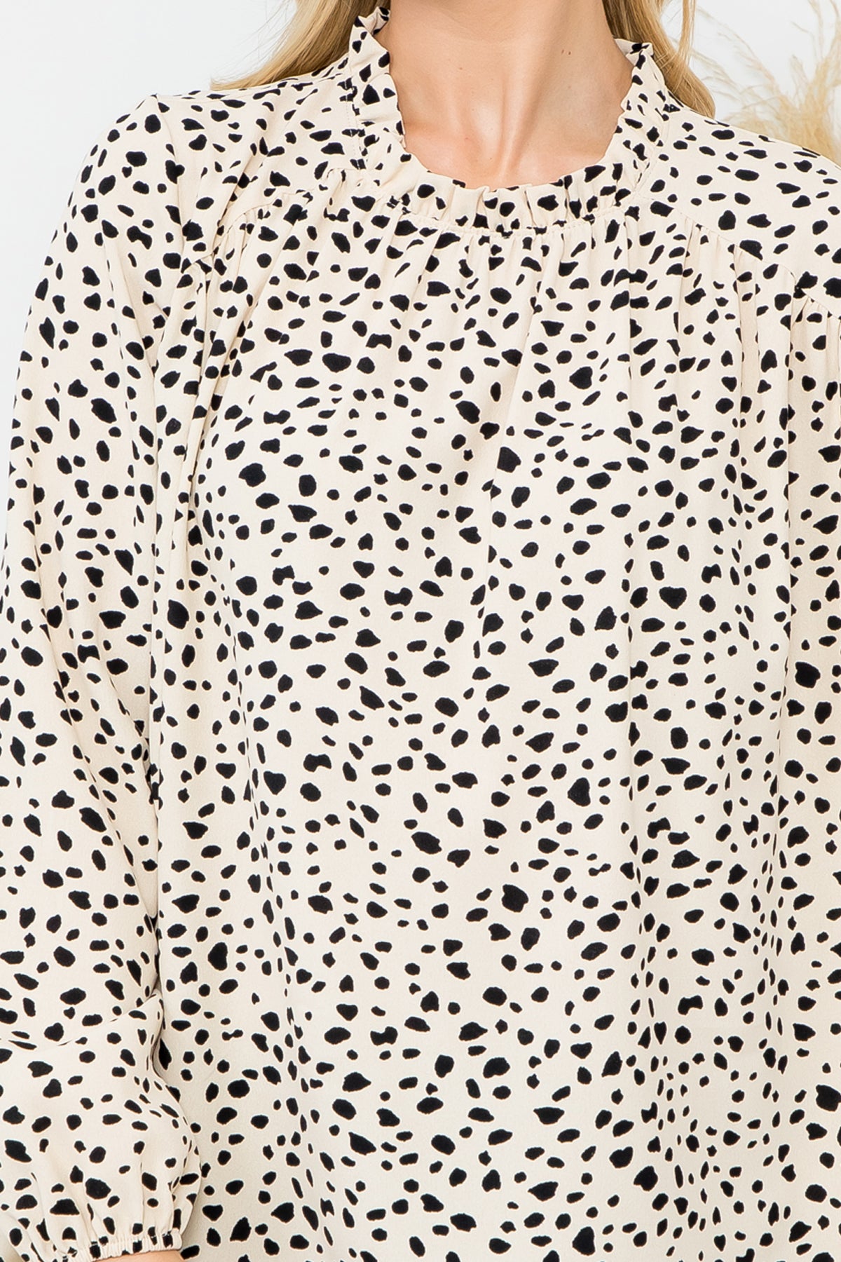 PUFF SLEEVE MERROW NECKLINE ANIMAL PRINT WOVEN TOP 1-2-2-1