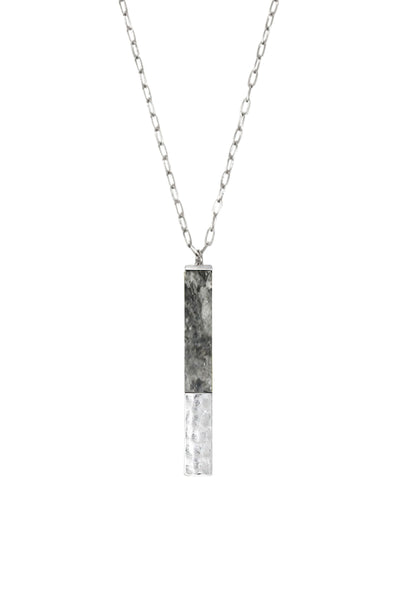 LONG STONE HALF METAL PENDANT NECKLACE