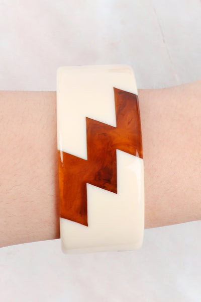 ZIGZAG TWO TONE ACETATE BANGLE BRACELET