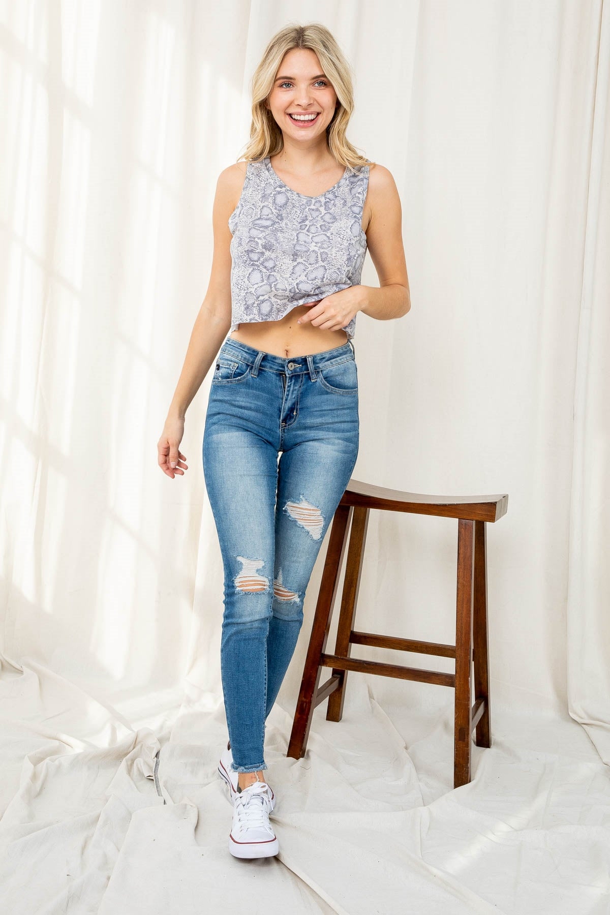 GRAY BLUE SNAKE PRINT TOP