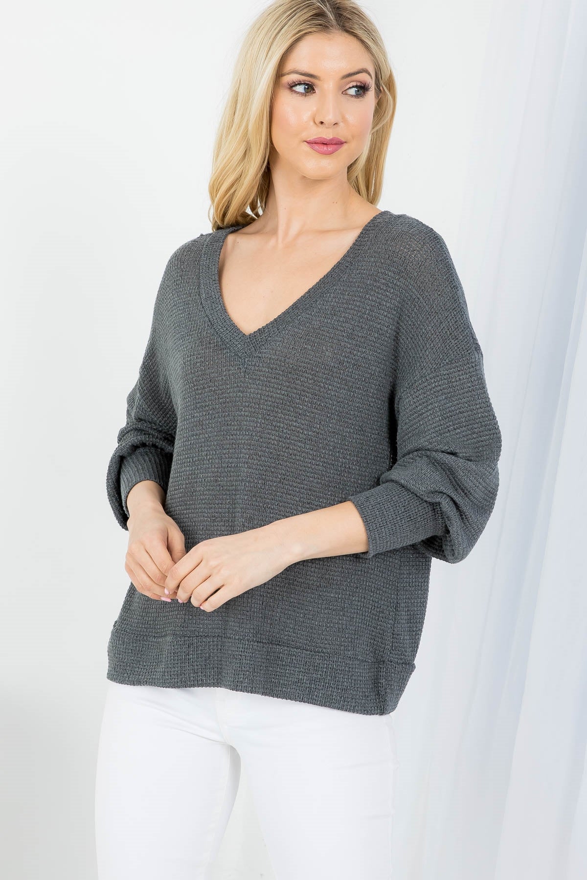 CHARCOAL DEEP V-NECKLINE CUFFED SLEEVES & HEM KNITTED TOP
