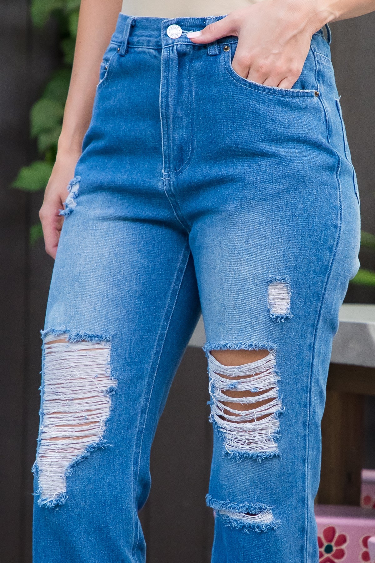 BLUE DENIM RIPPED JEANS