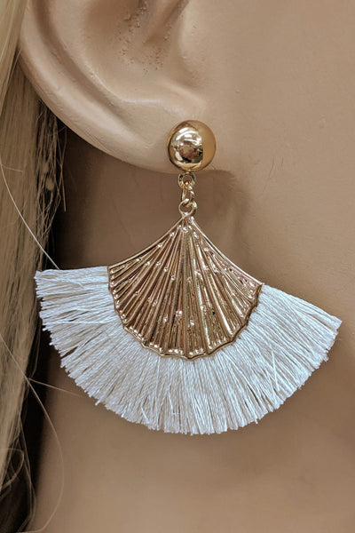 TASSEL WITH GOLD SHELL FASHION EARRINGS