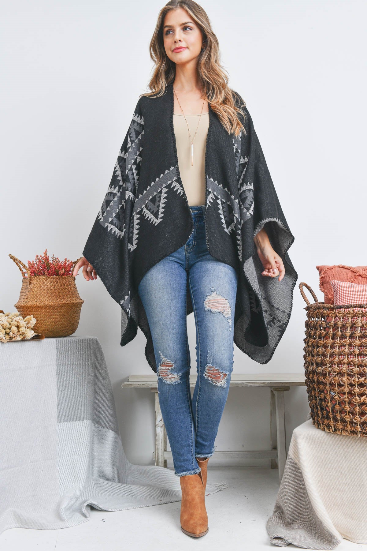 OPEN FRONT GEOMETRIC TRIANGLE PRINT RUANA WRAP KIMONO