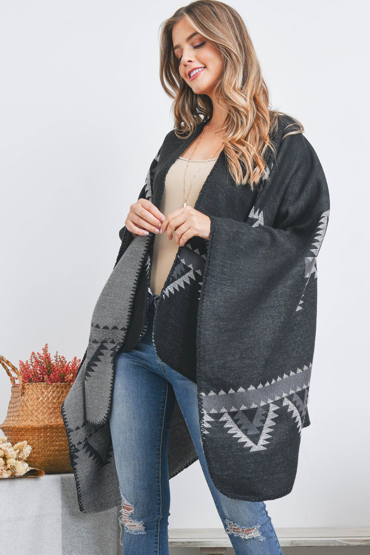 OPEN FRONT GEOMETRIC TRIANGLE PRINT RUANA WRAP KIMONO