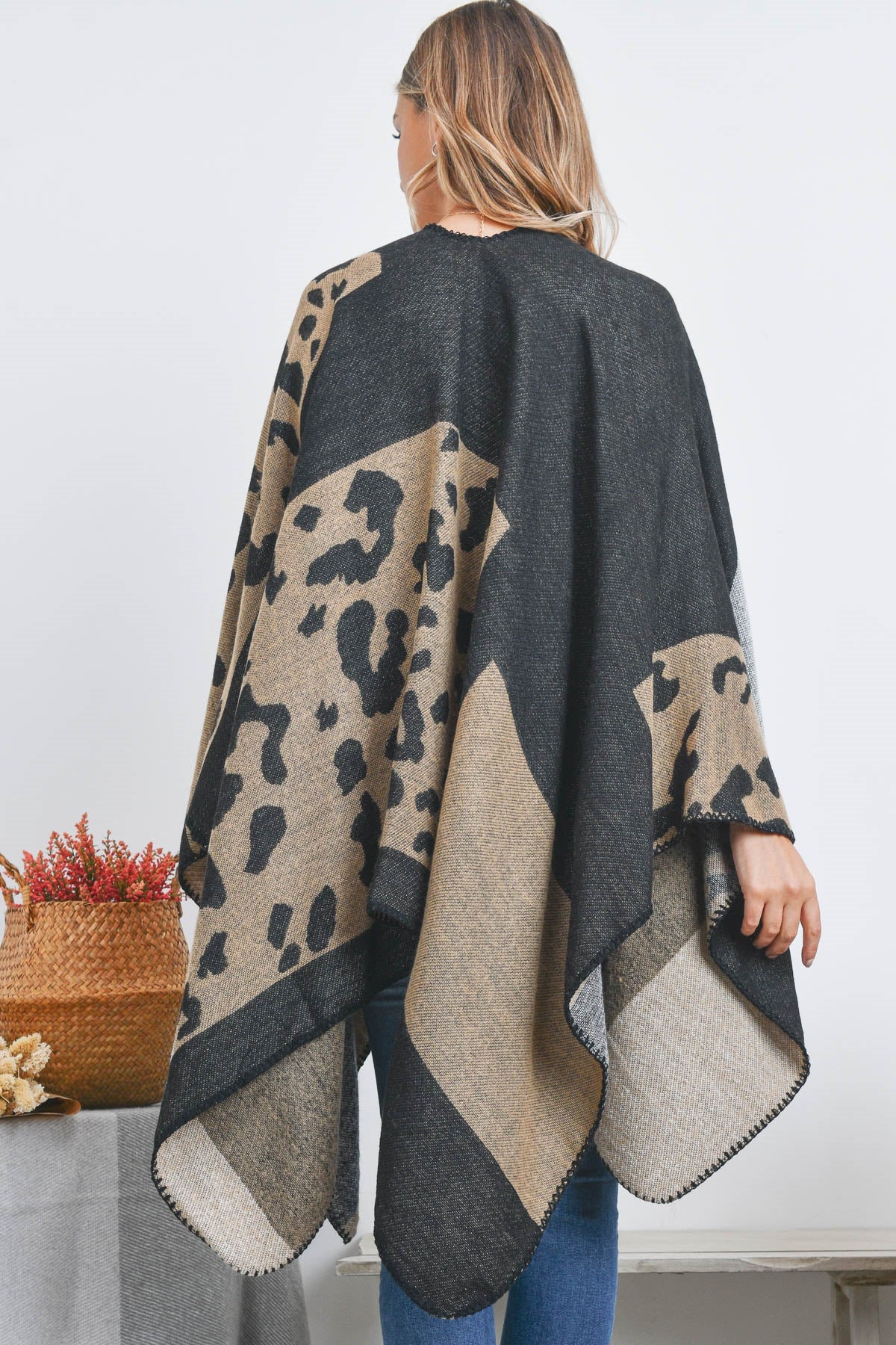 OPEN FRONT LEOPARD PRINT RUANA WRAP KIMONO/6PCS (NOW $ 8.75 ONLY!)